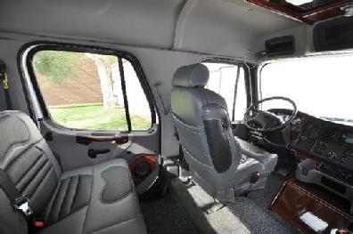Freighltiner M2 Mountain Master Crew Cab Interior